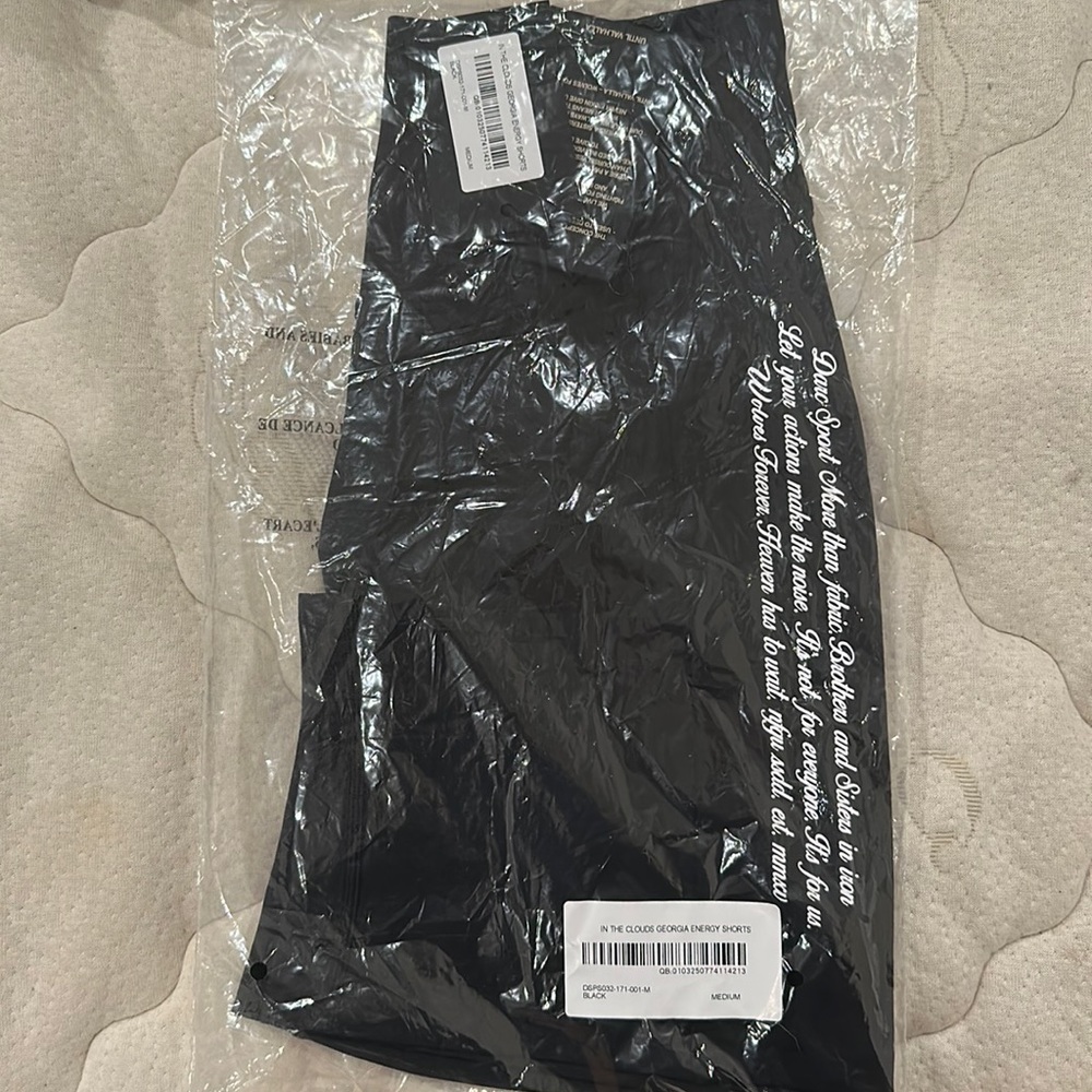Darc sport - In The Clouds Georgia Energy Shortd Size M NWT
